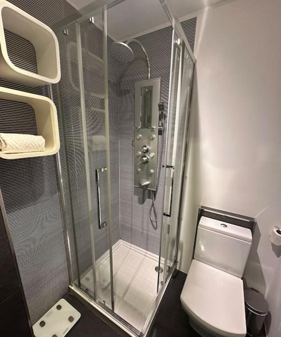 Renovado Com Ac, 2 Wc Completos, Terraco E Garagem Leilighet Porto Eksteriør bilde